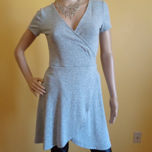 F2 heathered grey faux wrap Size Small. - Picture 6 of 6